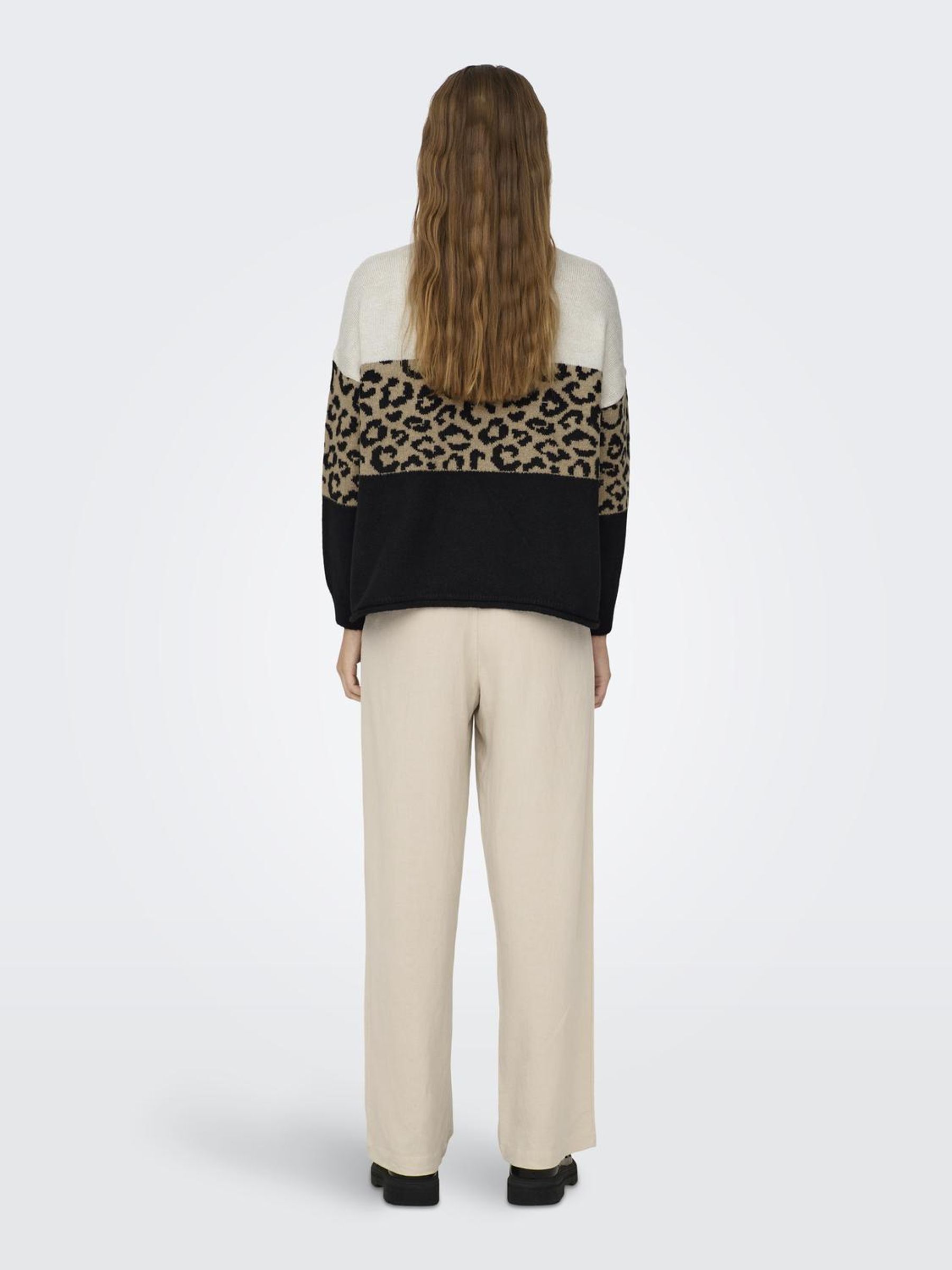 ONLJADE ANIMAL LS O-NECK NCA KNT