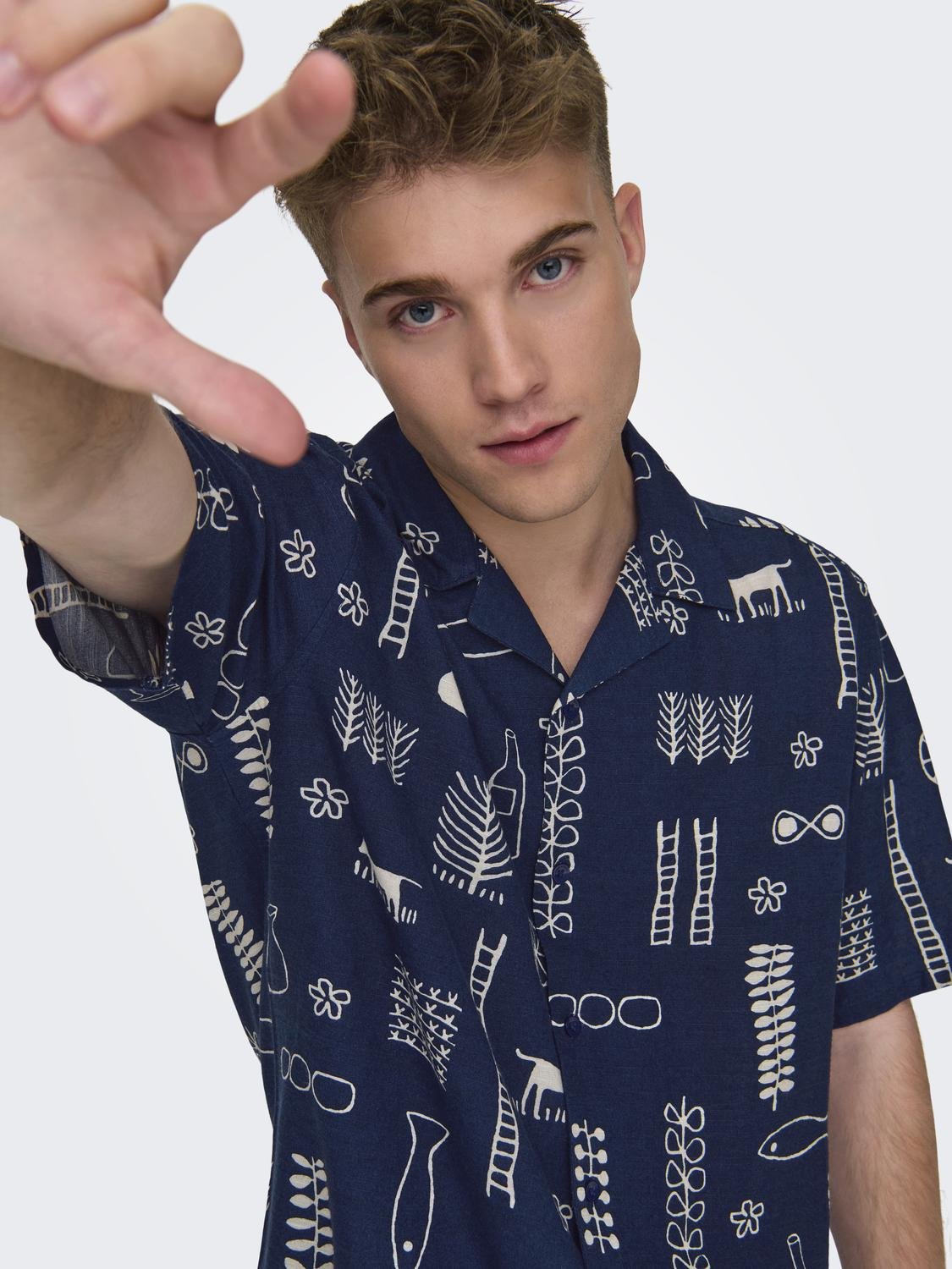 ONSALVIN REG SS OBJECT AOP RESORT SHIRT